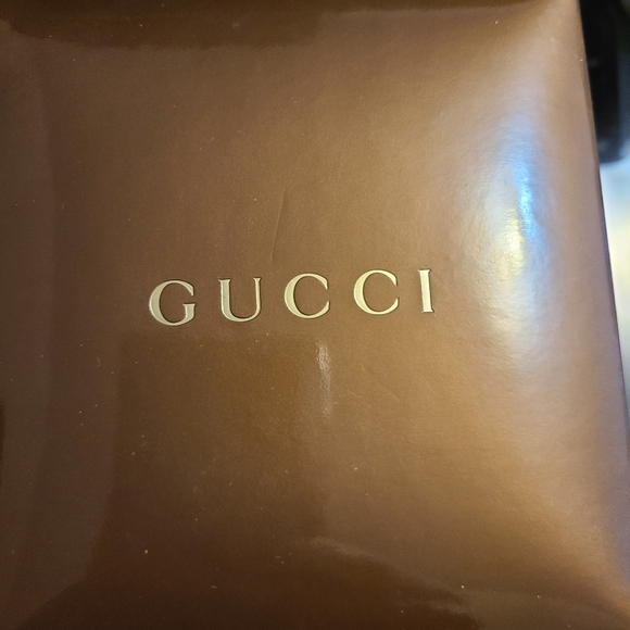 Diamond Gucci watch - Picture 2 of 3